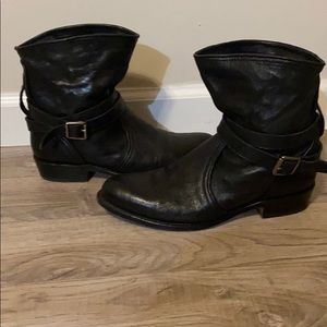 FRYE Women’s Pull on Bootie Black